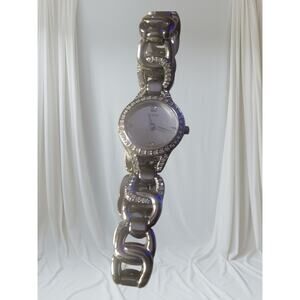 Guess Ladies Watch Elegant Dressy New Battery Rhinestone accents 7 inch band